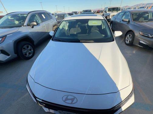 2025 Hyundai ELANTRA SEL