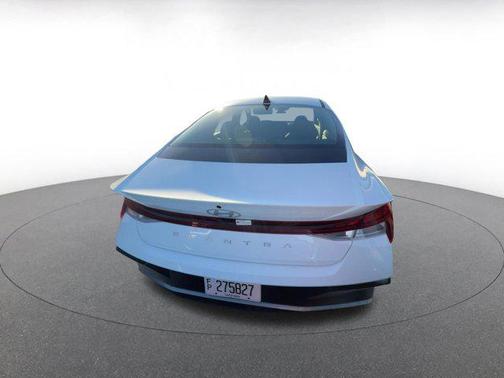 2025 Hyundai ELANTRA SEL