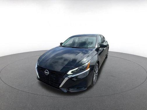 Super Black 2025 Nissan Altima SV FWD