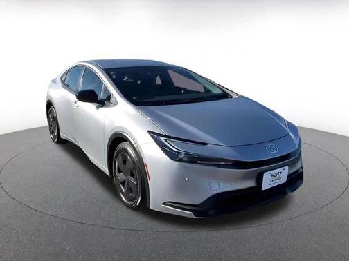 2025 Toyota Prius LE