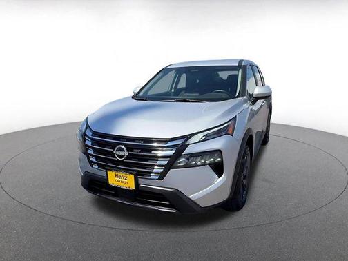 Brilliant Silver Metallic 2025 Nissan Rogue SV