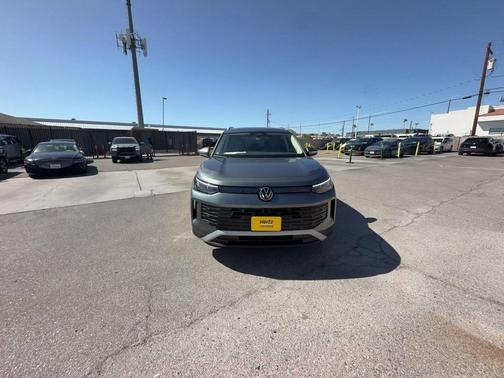 Platinum Gray Metallic 2026 Volkswagen Tiguan 2.0T SE