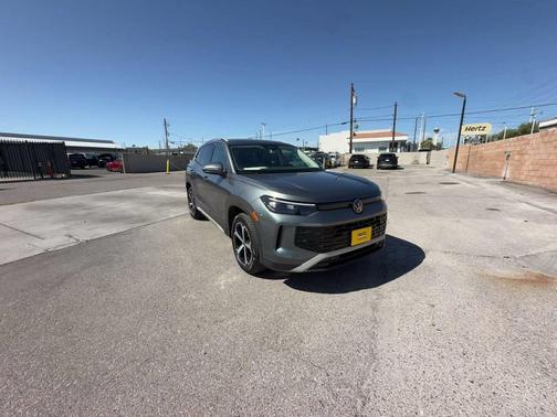 Platinum Gray Metallic 2026 Volkswagen Tiguan 2.0T SE