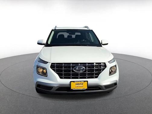 Lunar White 2026 Hyundai VENUE SEL
