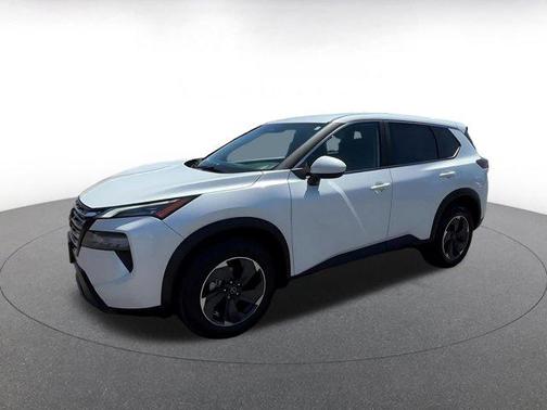 Everest White Pearl 2025 Nissan Rogue SV