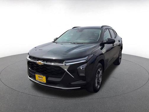 Mosaic Black Metallic 2025 Chevrolet Trax LT