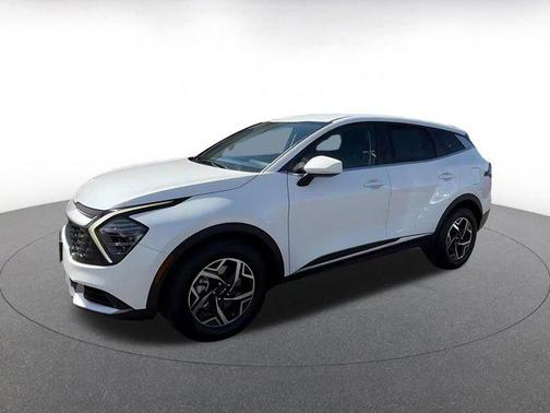 Snow White Pearl 2025 Kia Sportage LX