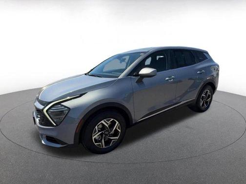 Everlasting Silver 2025 Kia Sportage LX