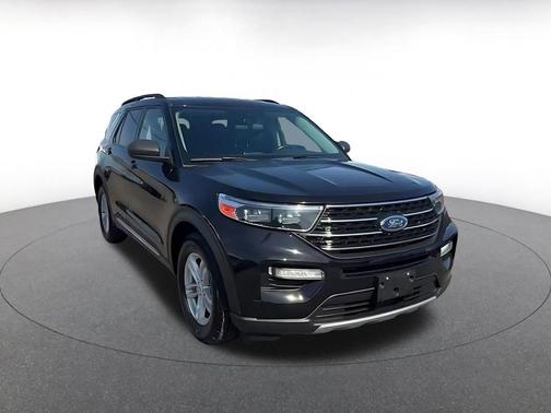Agate Black Metallic 2024 Ford Explorer XLT