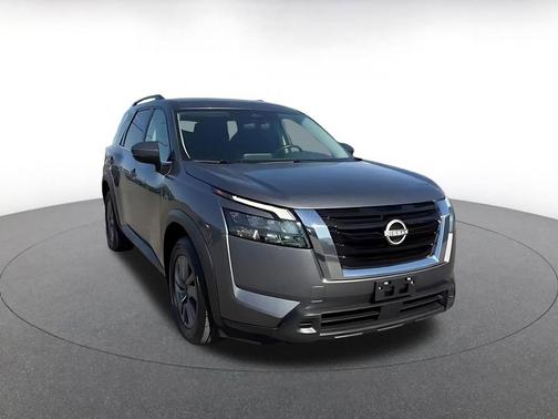 Gun Metallic 2025 Nissan Pathfinder SV 4WD