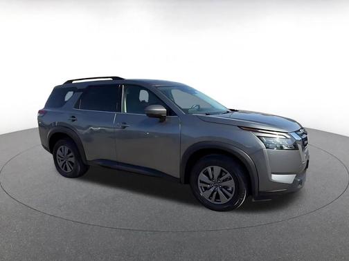 Gun Metallic 2025 Nissan Pathfinder SV 4WD