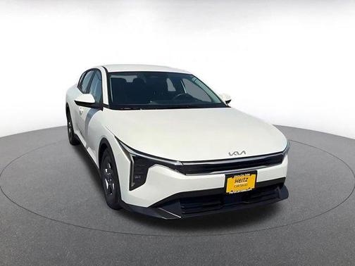 Snow White Pearl 2025 Kia K4 LXS