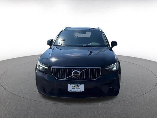 2024 Volvo XC40 CORE