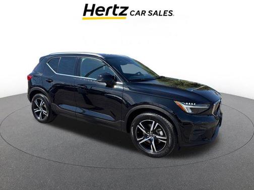 2024 Volvo XC40 CORE