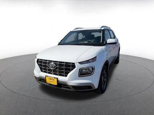 Lunar White 2025 Hyundai VENUE SEL