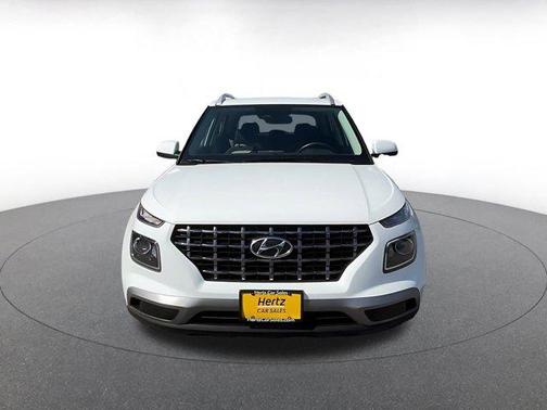 Lunar White 2025 Hyundai VENUE SEL