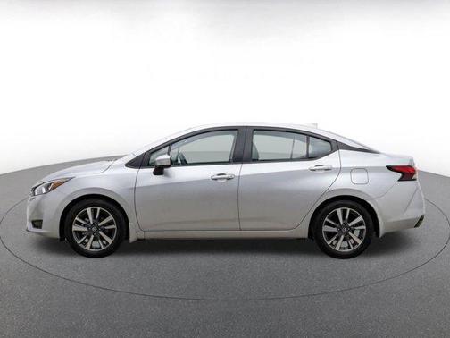 Brilliant Silver Metallic 2025 Nissan Versa 1.6 SV