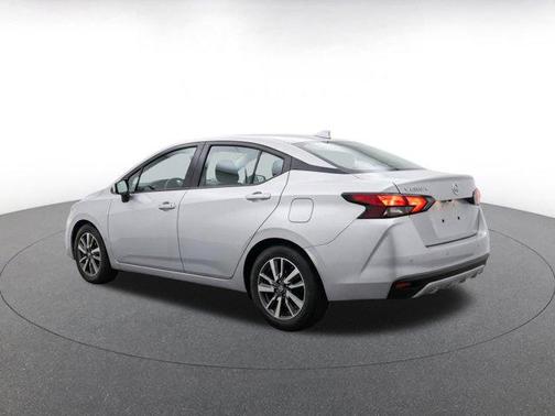 Brilliant Silver Metallic 2025 Nissan Versa 1.6 SV