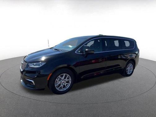 Gravity Gray 2025 Kia Sportage LX