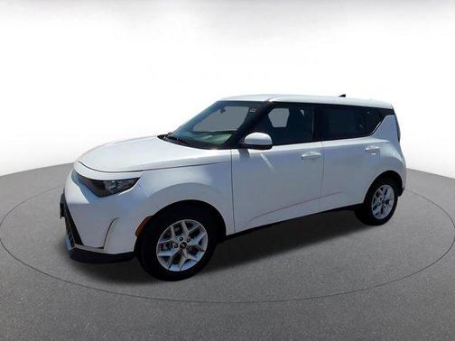 Snow White Pearl 2025 Kia Soul LX