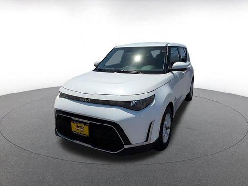 Snow White Pearl 2025 Kia Soul LX