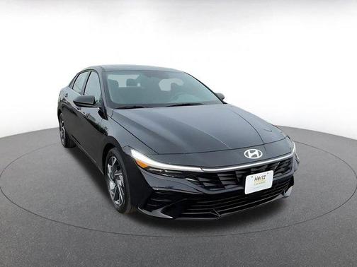 2025 Hyundai ELANTRA SEL