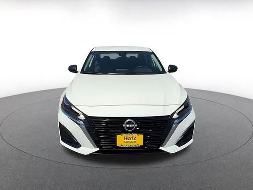 Glacier White 2025 Nissan Altima SV FWD