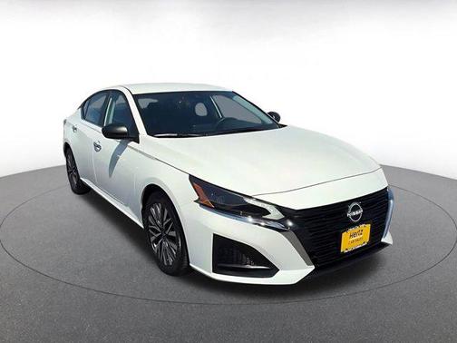 Glacier White 2025 Nissan Altima SV FWD