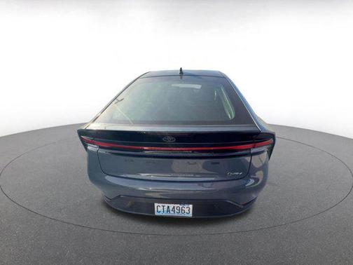 2025 Toyota Prius LE