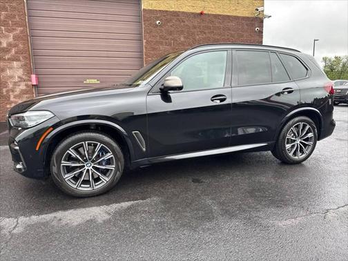 2021 BMW X5 M50i