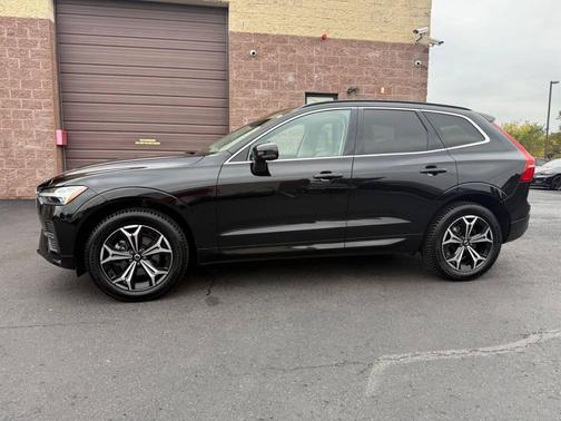 2022 Volvo XC60 B5 Momentum AWD 4dr SUV