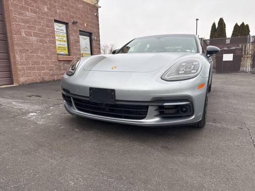 2019 Porsche Panamera 4 E Hybrid AWD 4dr Sedan
