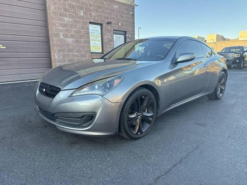 2010 Hyundai Genesis Coupe 2.0T Premium