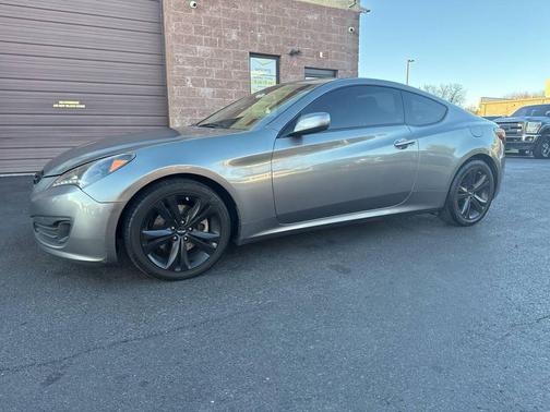 2010 Hyundai Genesis Coupe 2.0T Premium