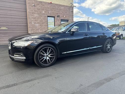 Black Stone 2023 Volvo S90 B6 Plus AWD 4dr Sedan