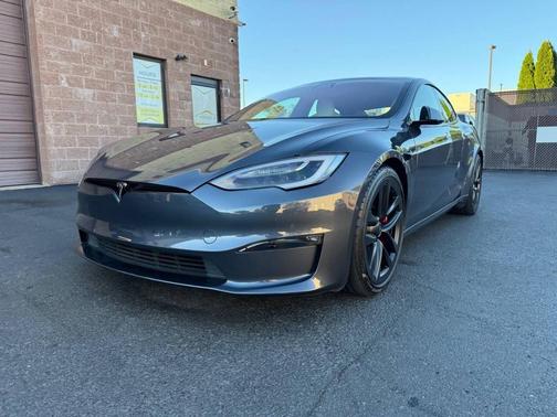 2022 Tesla Model S Plaid