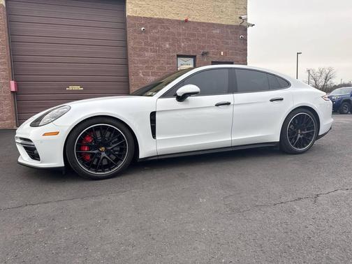 2018 Porsche Panamera Turbo