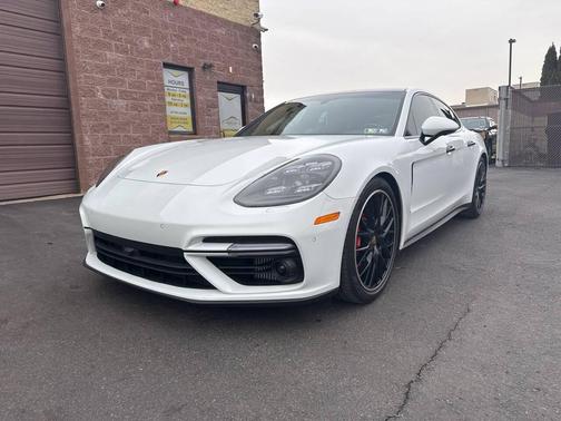 2018 Porsche Panamera Turbo