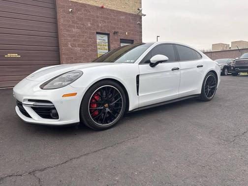 2018 Porsche Panamera Turbo