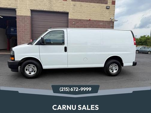 Summit White 2018 Chevrolet Express 2500 LT