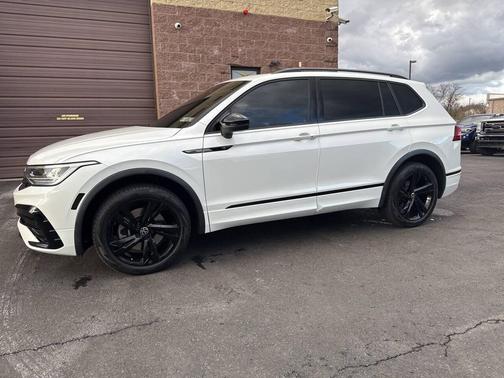 2023 Volkswagen Tiguan 2.0T SE R-Line Black 4MOTION