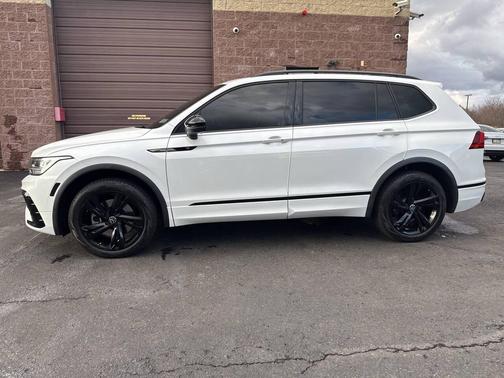 2023 Volkswagen Tiguan 2.0T SE R-Line Black 4MOTION