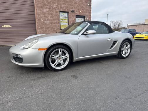 2005 Porsche Boxster Base 2dr Roadster