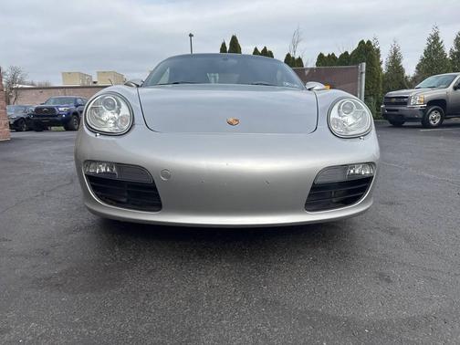 2005 Porsche Boxster Base 2dr Roadster