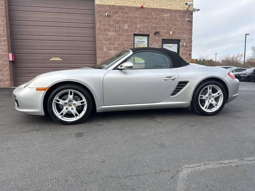2005 Porsche Boxster Base 2dr Roadster