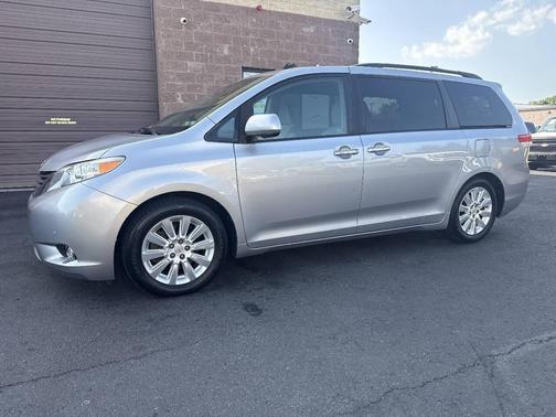Silver Sky Metallic 2012 Toyota Sienna XLE