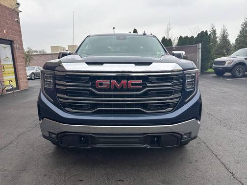 Blue 2022 GMC Sierra 1500 SLT