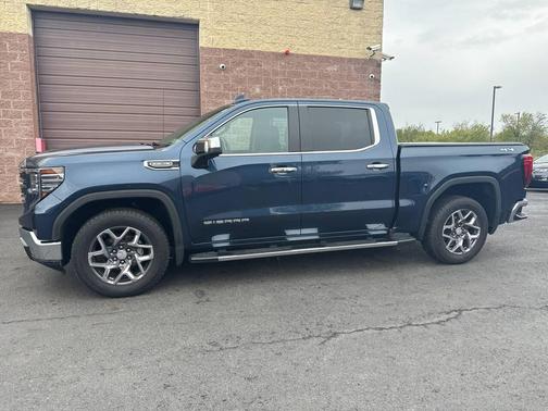 Blue 2022 GMC Sierra 1500 SLT