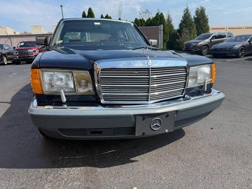 1987 Mercedes-Benz S-Class 420 SEL 4dr Sedan