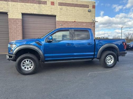 2018 Ford F-150 Raptor 4x4 4dr SuperCrew 5.5 ft. SB